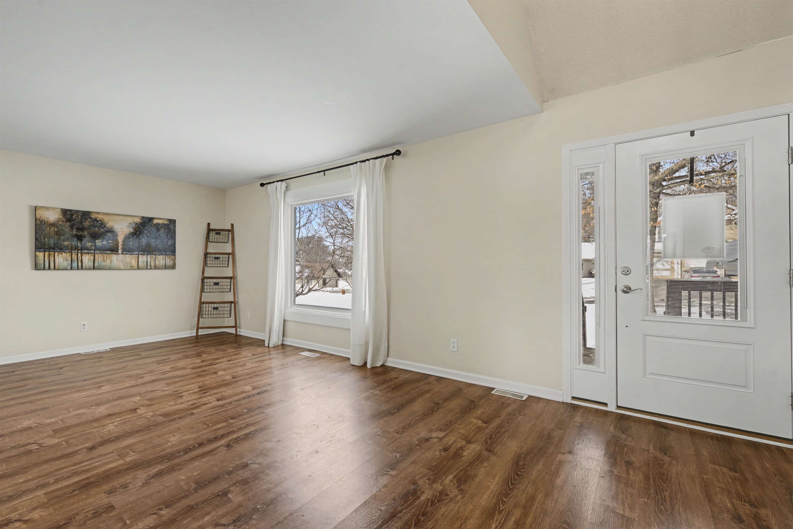 6215 NW Pine Ridge Road, Parkville, MO 64152