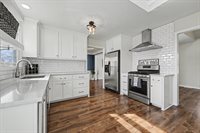 6215 NW Pine Ridge Road, Parkville, MO 64152