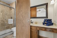 6215 NW Pine Ridge Road, Parkville, MO 64152