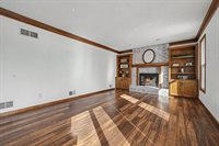 6215 NW Pine Ridge Road, Parkville, MO 64152