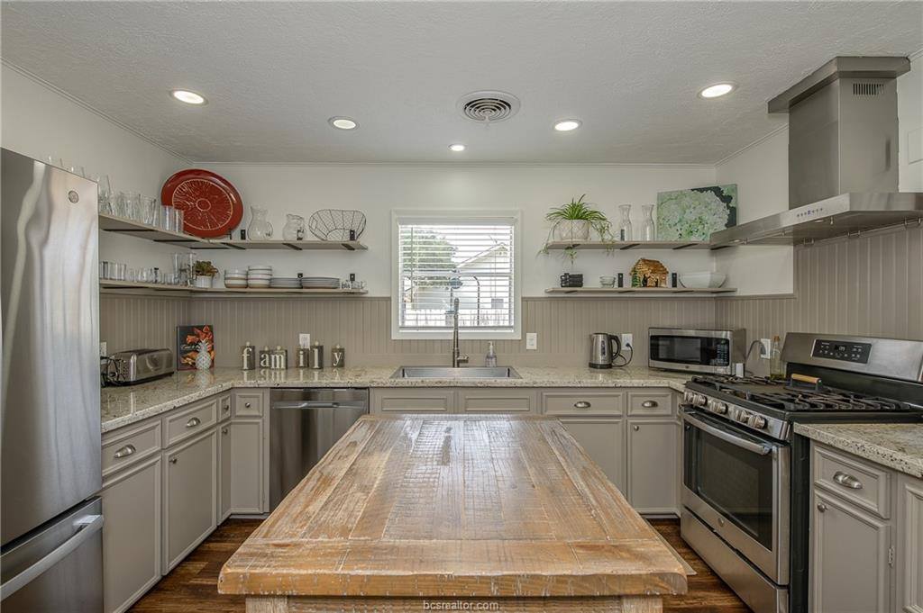 3616 Sweetbriar Drive, Bryan, TX 77802