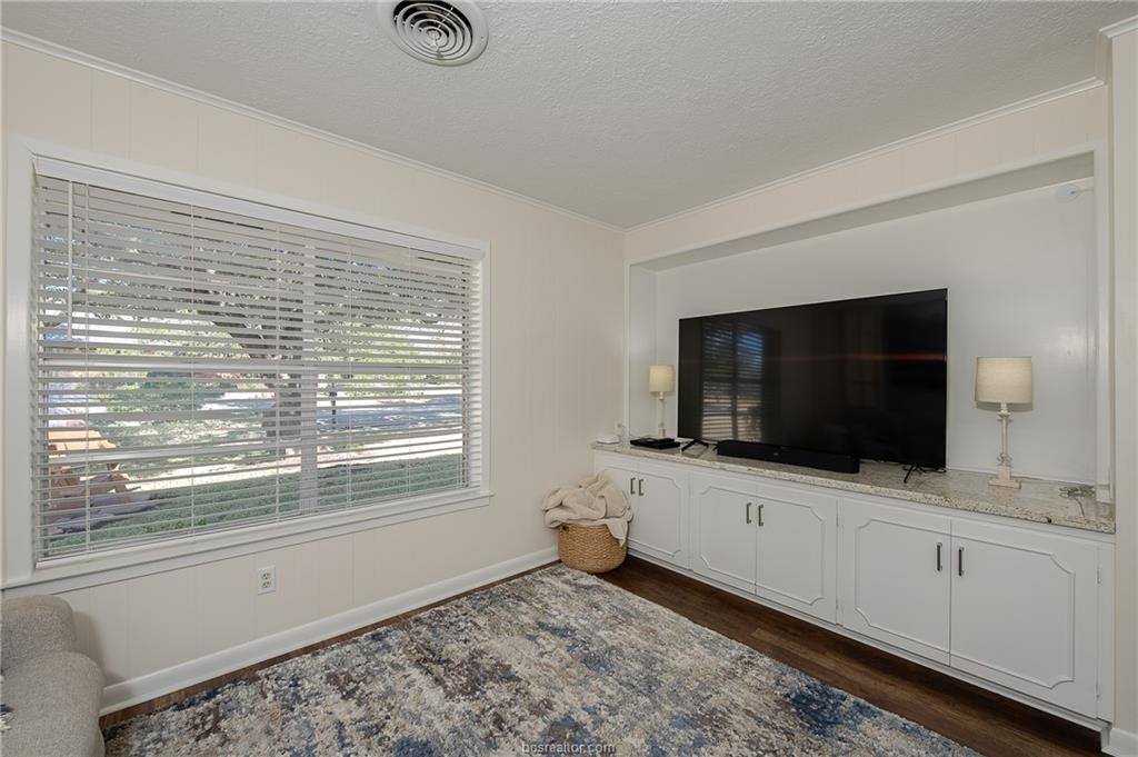 3616 Sweetbriar Drive, Bryan, TX 77802