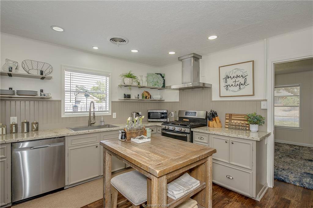 3616 Sweetbriar Drive, Bryan, TX 77802