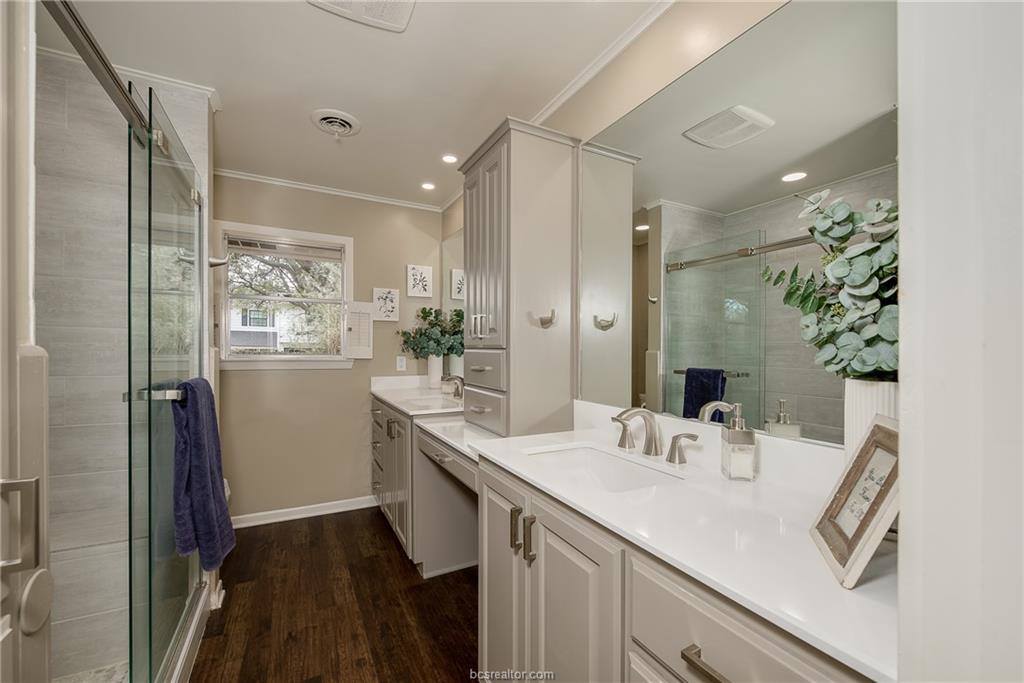 3616 Sweetbriar Drive, Bryan, TX 77802