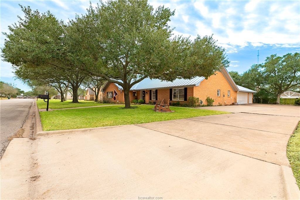 3616 Sweetbriar Drive, Bryan, TX 77802