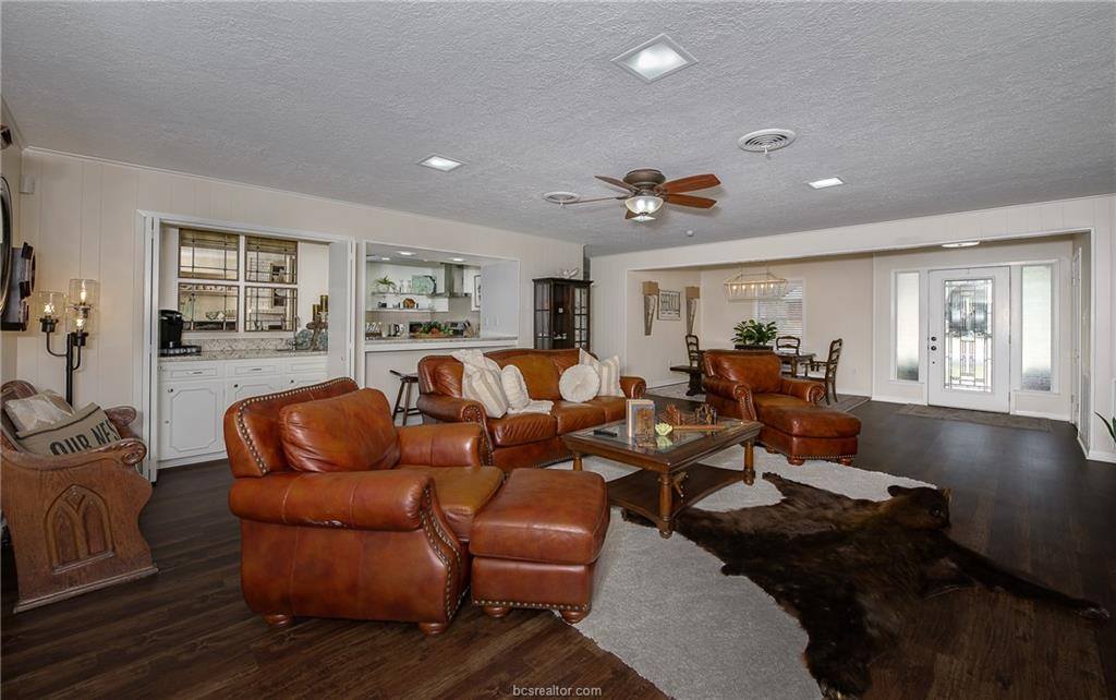 3616 Sweetbriar Drive, Bryan, TX 77802