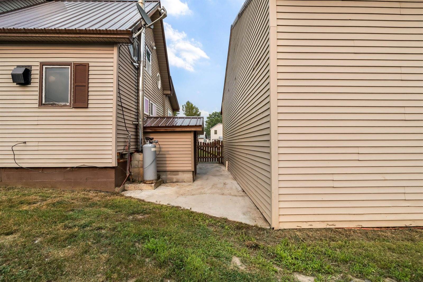 42 Lagrange Road, Howland, ME 04448