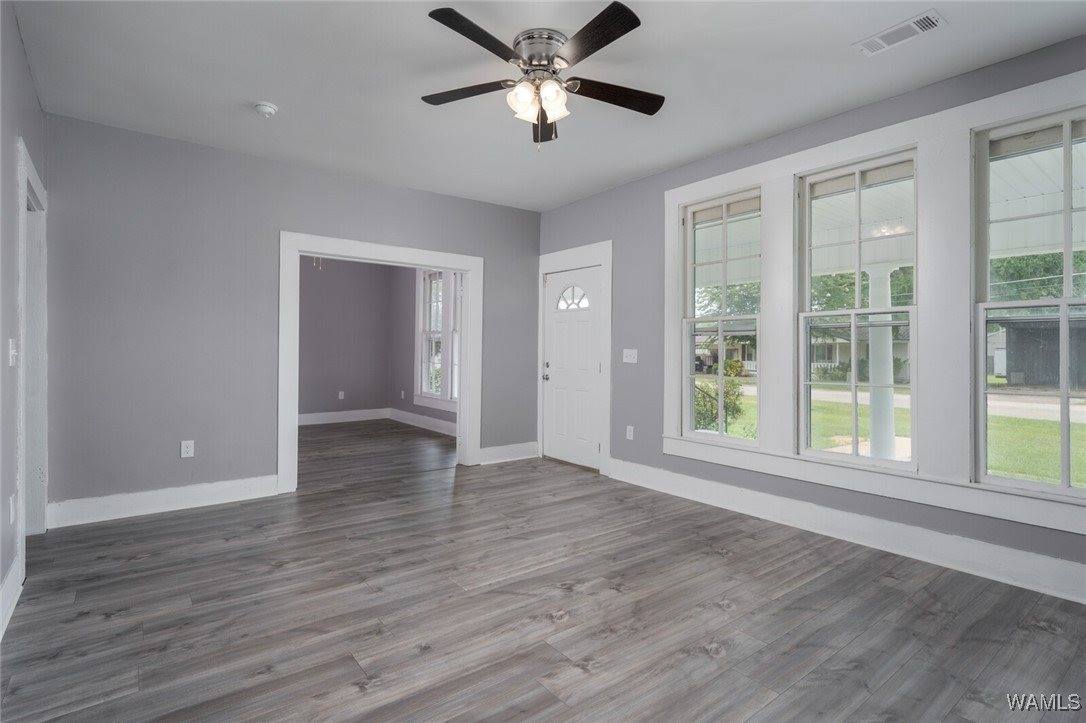 69 2nd Avenue, Moundville, AL 35474