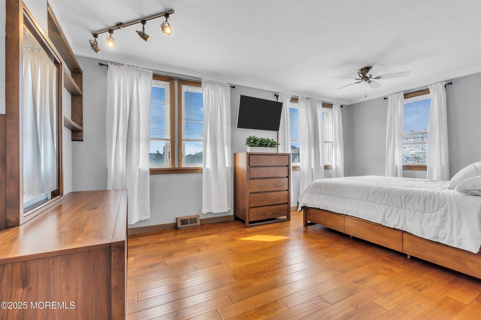 492 Ocean Avenue, Sea Bright, NJ 07760