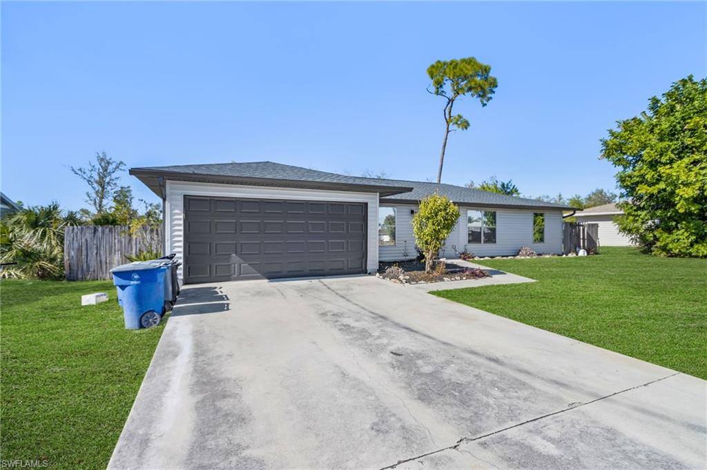 17176 Phlox Dr, Fort Myers, FL 33967