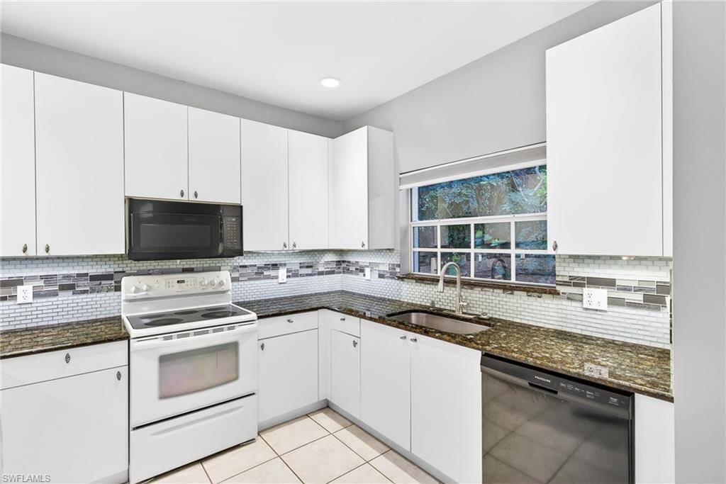 3258 Tamara DR 2, Naples, FL 34109