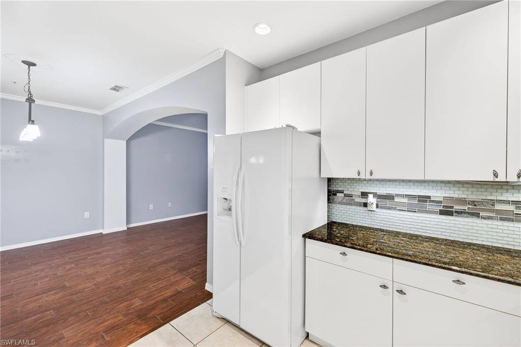 3258 Tamara DR 2, Naples, FL 34109