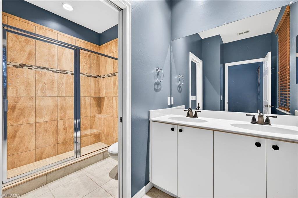 3258 Tamara DR 2, Naples, FL 34109