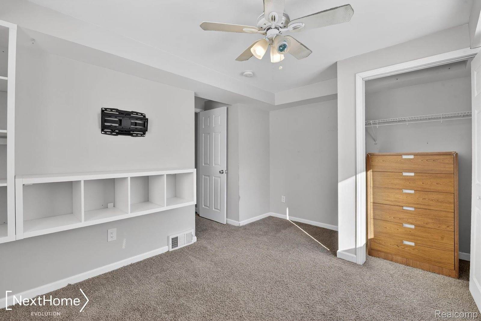 42205 East Huron River Drive, VanBurenCharterTownship_Wayne, MI 48111