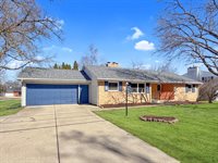 1734 West Stephenson Street, Freeport, IL 61032