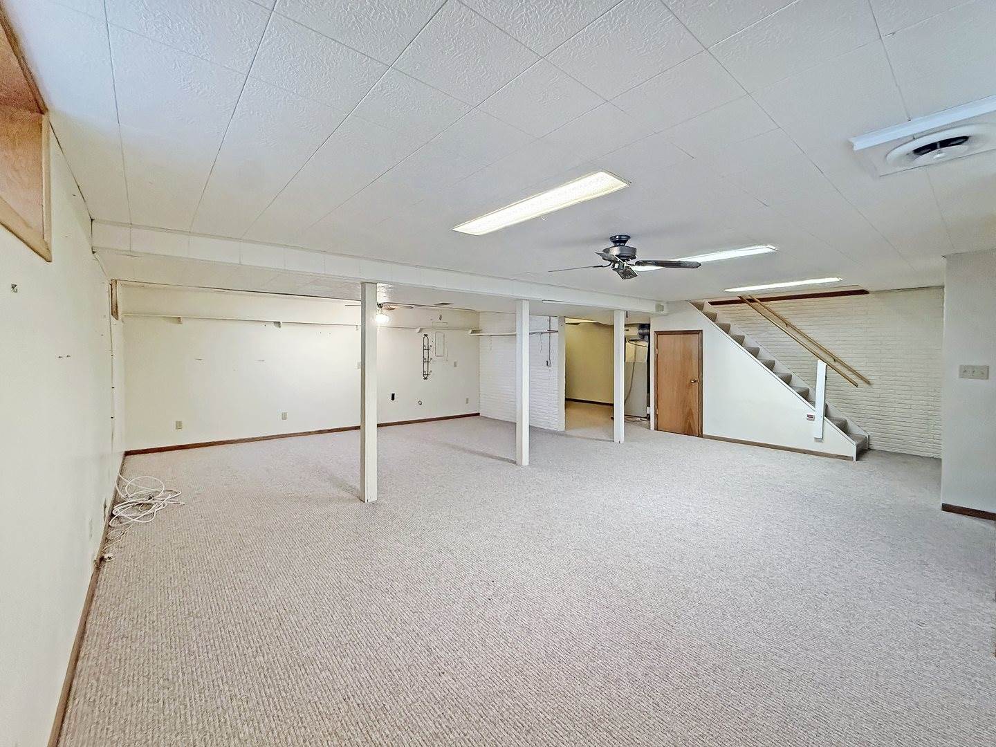 657 North Greenfield Drive, Freeport, IL 61032