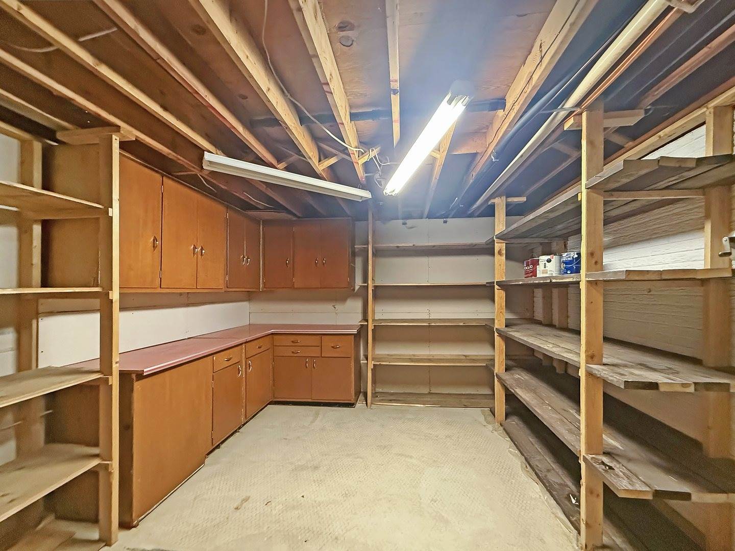 657 North Greenfield Drive, Freeport, IL 61032