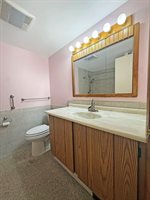 657 North Greenfield Drive, Freeport, IL 61032