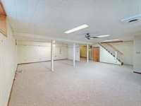 657 North Greenfield Drive, Freeport, IL 61032