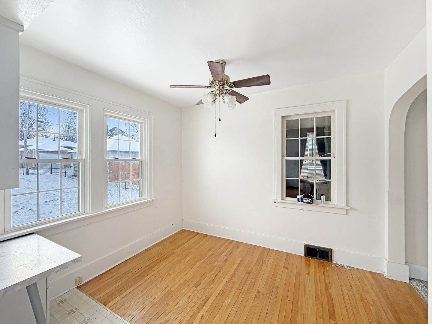 727 East Garden Street, Freeport, IL 61032