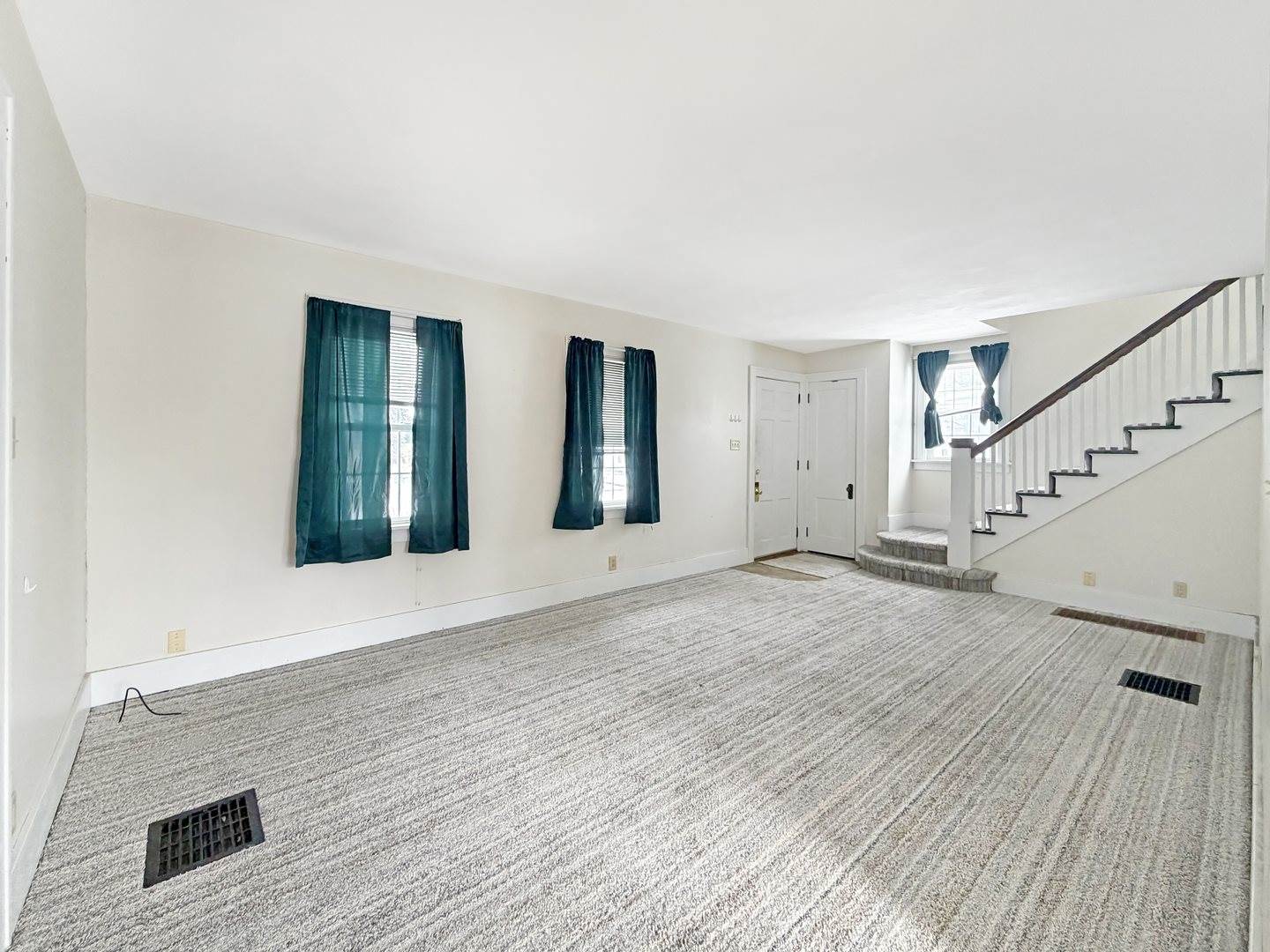 727 East Garden Street, Freeport, IL 61032