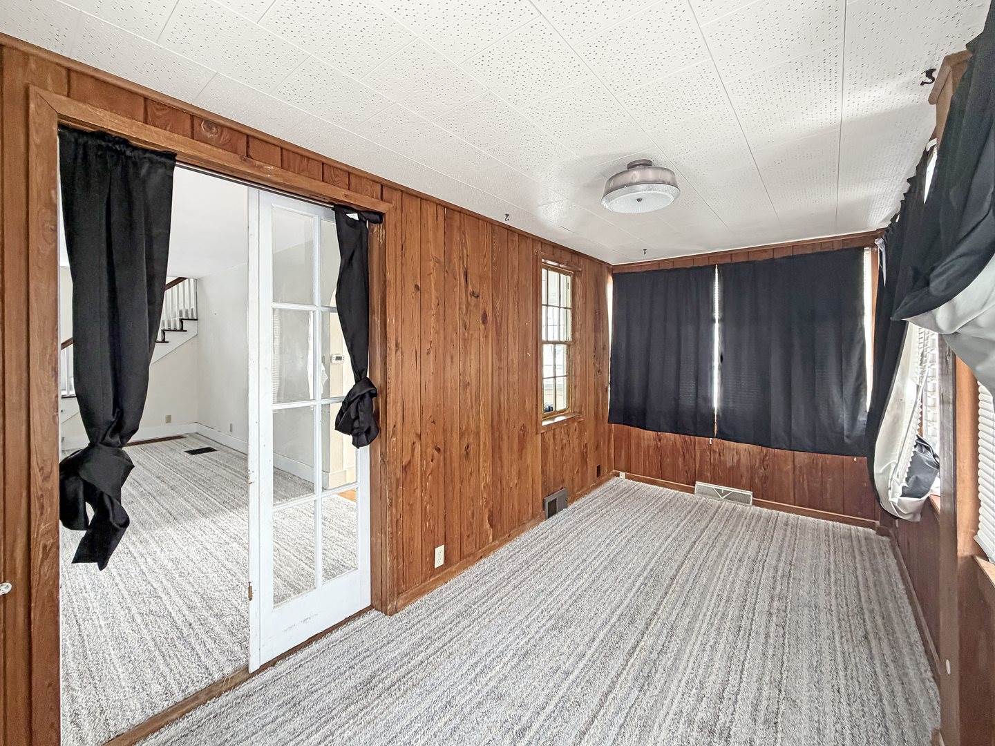 727 East Garden Street, Freeport, IL 61032