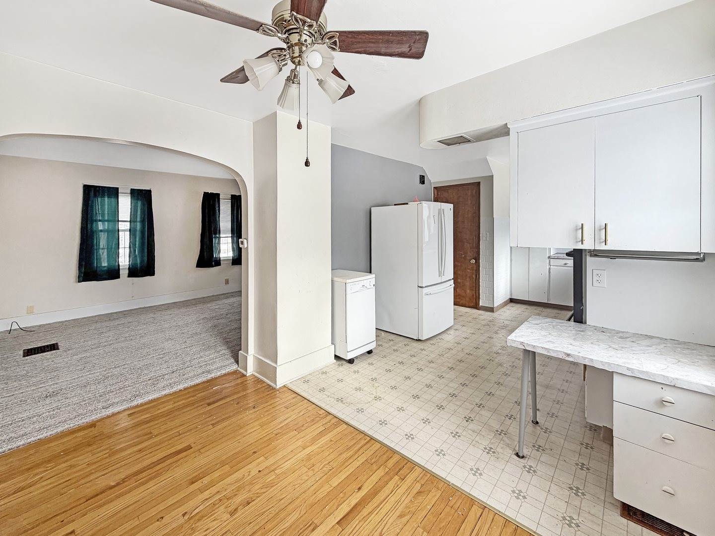 727 East Garden Street, Freeport, IL 61032