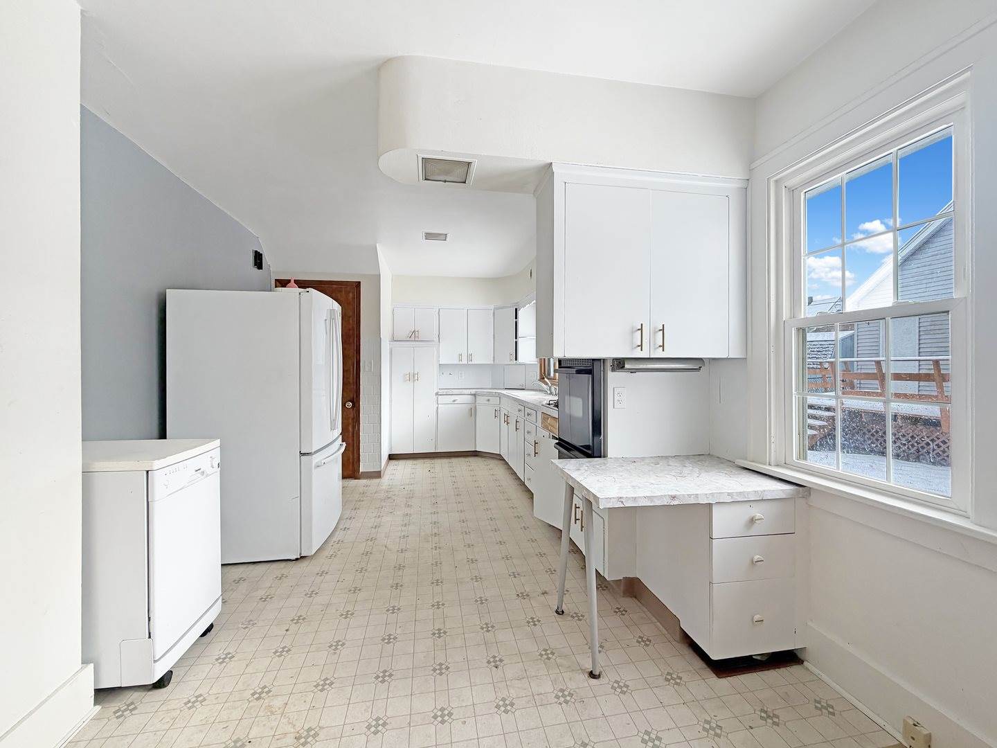 727 East Garden Street, Freeport, IL 61032