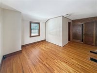 727 East Garden Street, Freeport, IL 61032