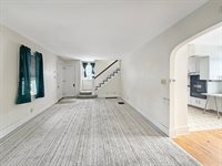 727 East Garden Street, Freeport, IL 61032