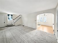 727 East Garden Street, Freeport, IL 61032