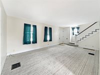 727 East Garden Street, Freeport, IL 61032