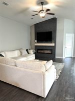 5710 Peach Dr, Milton, FL 32571