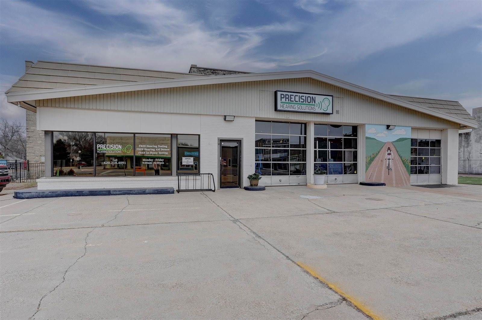 702 Main St, Winfield, KS 67156