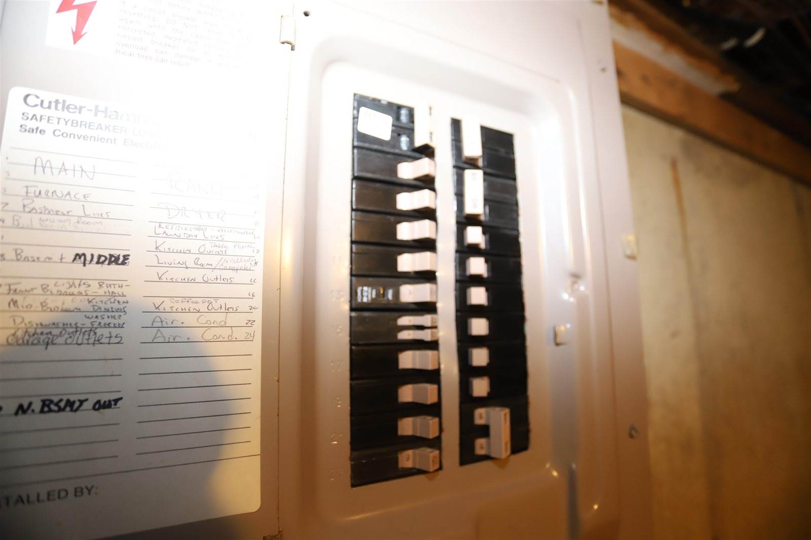 604 10th ST NE, Minot, ND 58703