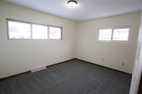 604 10th ST NE, Minot, ND 58703