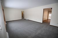 604 10th ST NE, Minot, ND 58703