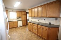 604 10th ST NE, Minot, ND 58703