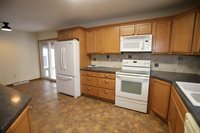 604 10th ST NE, Minot, ND 58703