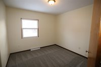 604 10th ST NE, Minot, ND 58703