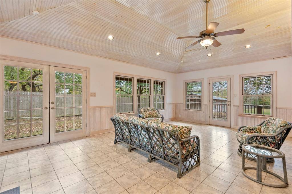 529 North Grand Avenue, Waxahachie, TX 75165