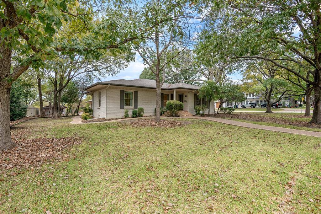 529 North Grand Avenue, Waxahachie, TX 75165