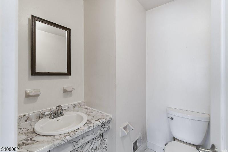 108 Windsor Ct, Hillsborough Township, NJ 08844