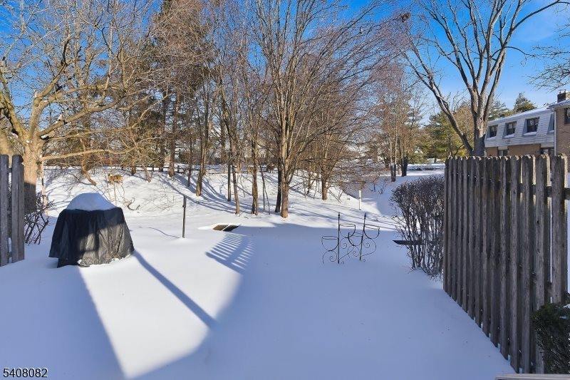 108 Windsor Ct, Hillsborough Township, NJ 08844