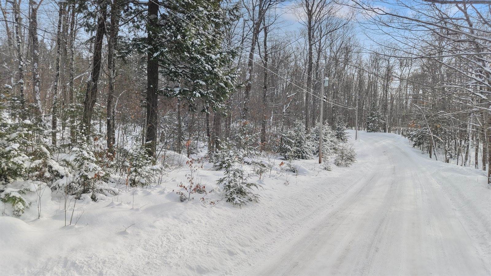 M30C L28 Pond Road, Saint Albans, ME 04971