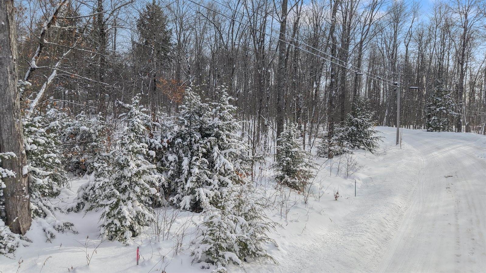 M30C L28 Pond Road, Saint Albans, ME 04971