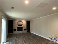 3855 SW Gamwell RD, Topeka, KS 66610