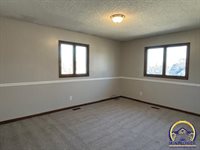 3855 SW Gamwell RD, Topeka, KS 66610