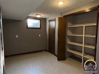 3855 SW Gamwell RD, Topeka, KS 66610