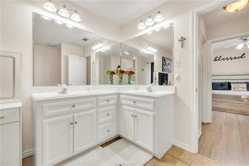 217 Karten Lane, College Station, TX 77845